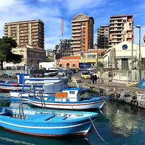 Seafront In The City Catánia